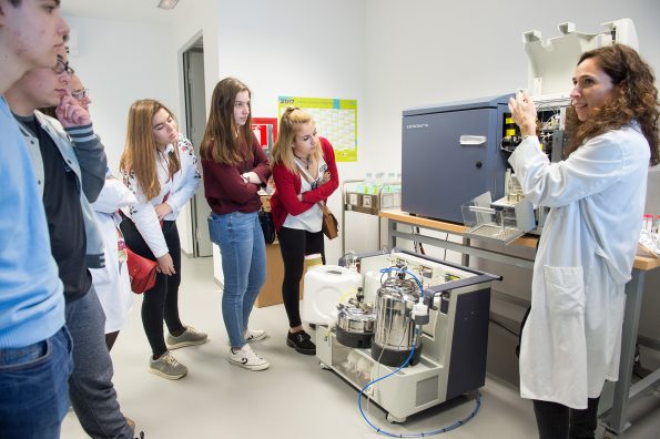 Grupo de estudiantes en la Semana del Cerebro de 2017. Foto: Carlos Monroy