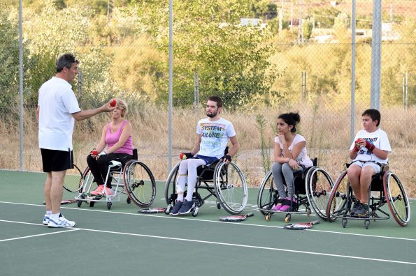 Tenis en el Hospital Nacional de Parapléjicos