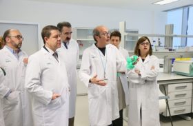 El presidente de Castilla-La Mancha visita el nuevo edificio de investigación del Hospital