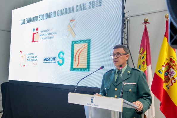 Presentación calendario solidario de la Guardia Civil