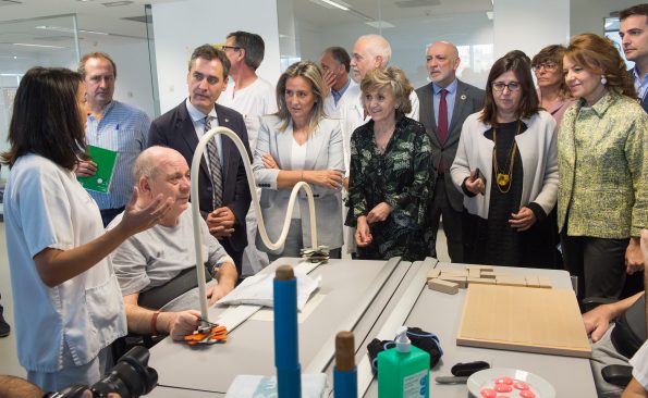 Visita de la Ministra de Sanidad al Hospital Nacional de Parapléjicos. Foto: Carlos Monroy