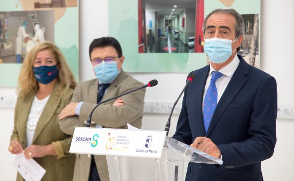 La UCLM y Parapléjicos inauguran la muestra ‘Retrato de un año pasado: una mirada a la educación y el cuidado’
