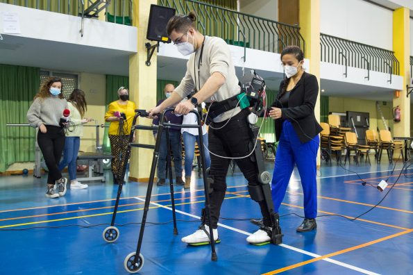 robot híbrido para la asistencia de la marcha