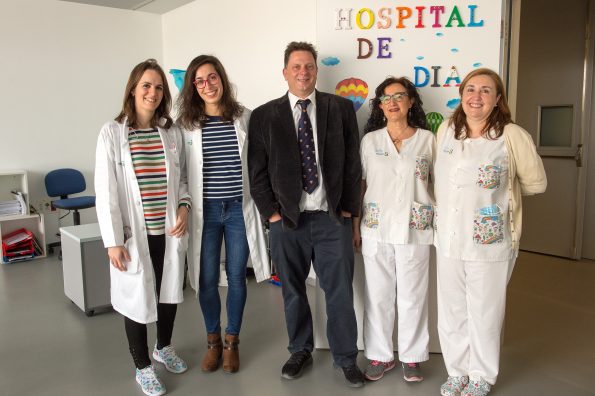 Dra. Raquel Madroñero, Dra. Marta Ríos, Dr. Julian Taylor, enfermera Ana Escobar y Dra. Elisa Dolado.