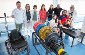 El HNP suma una donación de material para practicar powerlifting adaptado