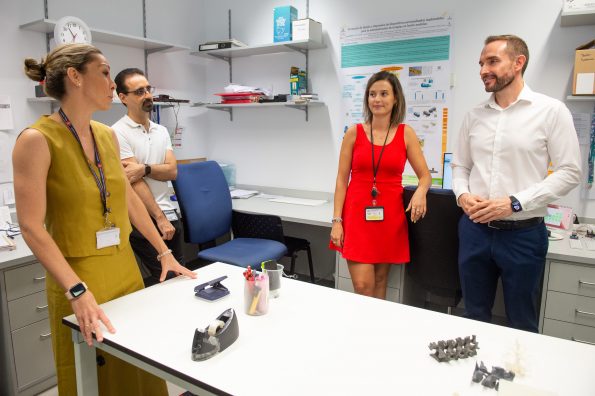 El director de la Agencia de Investigación e Innovación, José Antonio Castro, ha visitado el laboratorio de Neuroprotección Molecular del Hospital Nacional de Parapléjicos
