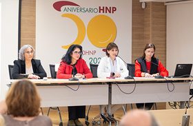 Una exposición en el Hospital de Parapléjicos visibiliza al cuidador desde la perspectiva de género